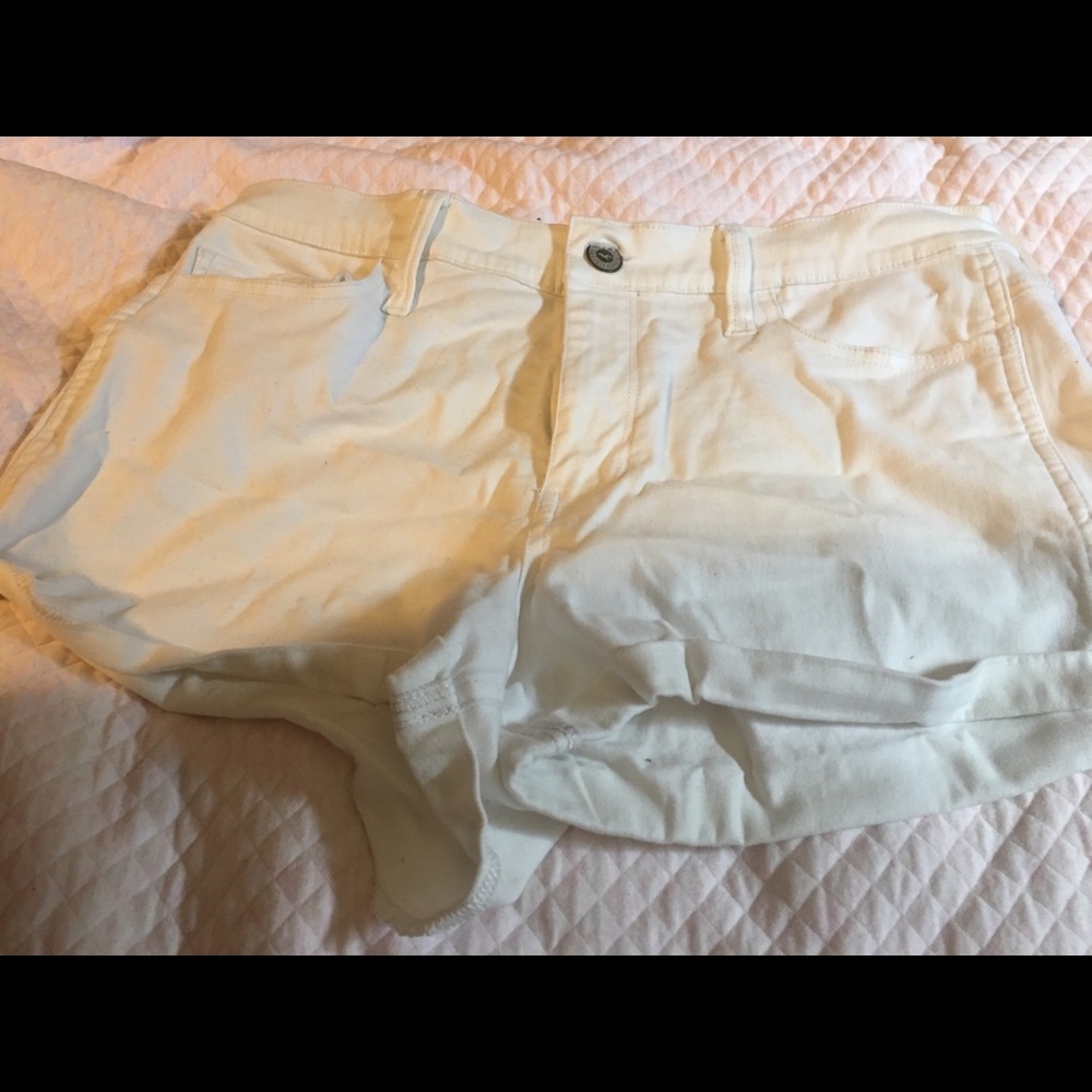 White shorts size 9